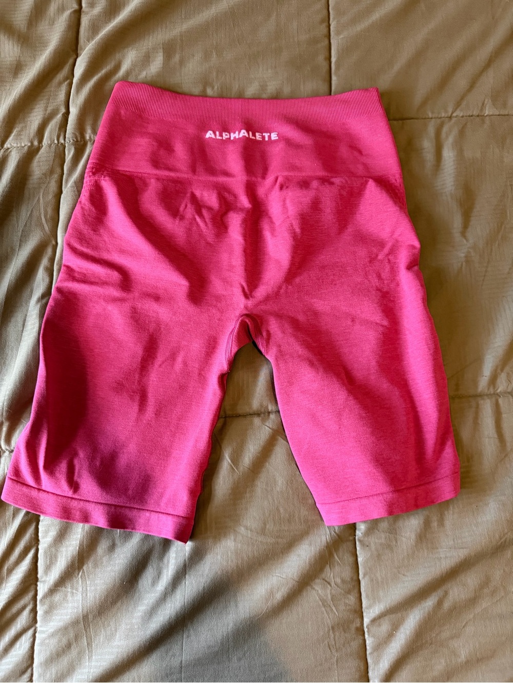 Alphalete Seamless Biker Shorts: Cherry Icee
